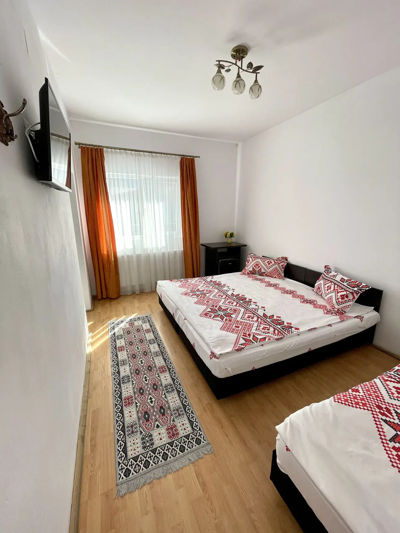 cameră matrimonială Cabana Lirca